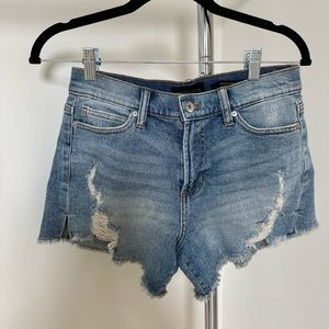 The Icon Short by Kendall + Kylie, distressed Denim short, Size 3/26